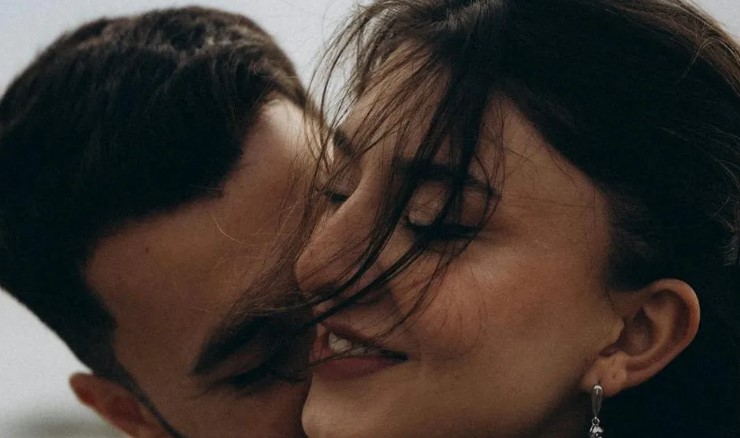 Mój niewierny mąż zmusił mnie, żebym oddała mu swoją firmę – nie miał pojęcia, że to było częścią mojego planu zemsty.