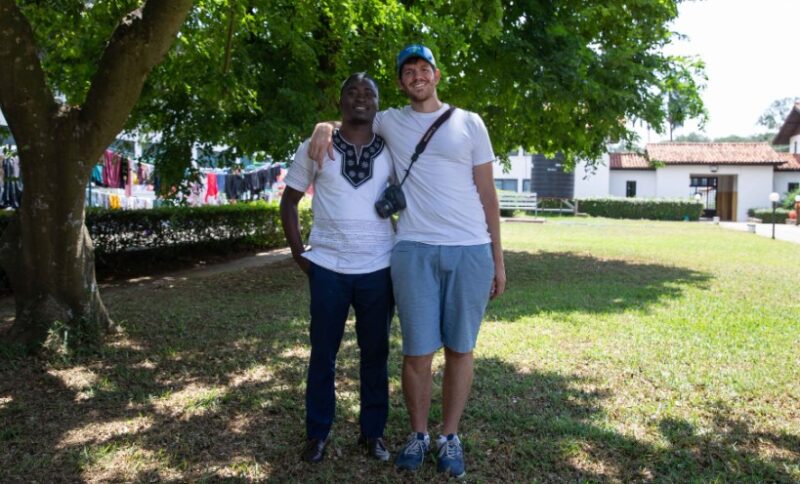 Historia Prawdziwego Bohatera: Paul Ninson i Jego Droga do Sukcesu.,.