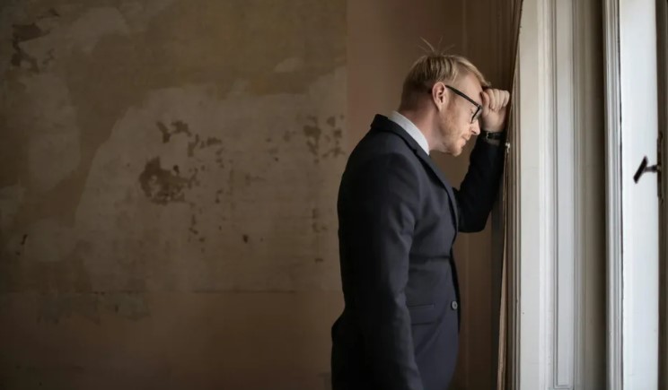 Nasz zmarły ojciec zostawił mi tylko pasiekę, podczas gdy moja siostra odziedziczyła dom i odsunięła mnie na bok, ale jedna z uli skrywała sekret, który miał wszystko zmienić.