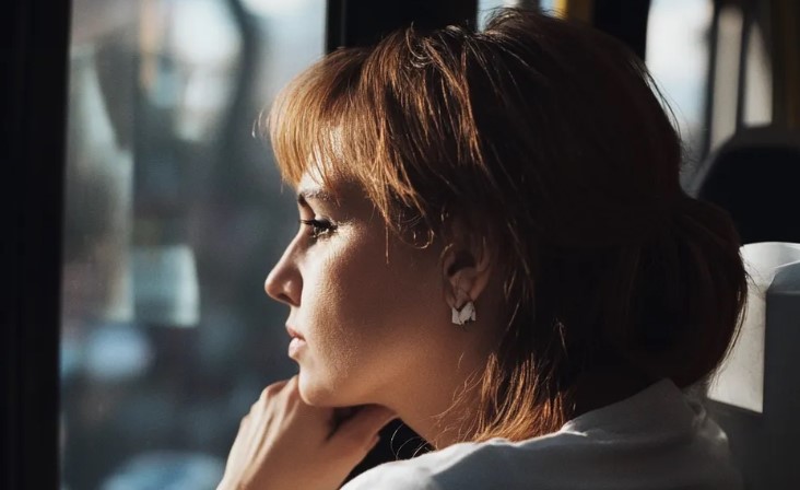 Nasz zmarły ojciec zostawił mi tylko pasiekę, podczas gdy moja siostra odziedziczyła dom i odsunięła mnie na bok, ale jedna z uli skrywała sekret, który miał wszystko zmienić.
