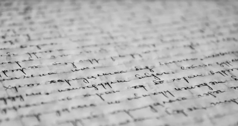 Znaleźliśmy wiadomość w butelce podczas łowienia ryb, ale nie mieliśmy pojęcia, że jej otwarcie na zawsze odmieni nasze życie — Historia dnia.