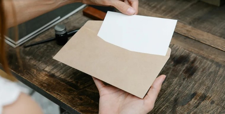 Moja teściowa zawstydziła mnie w kościele za rozwód — ale sekret, który ukrywała, był jeszcze gorszy.