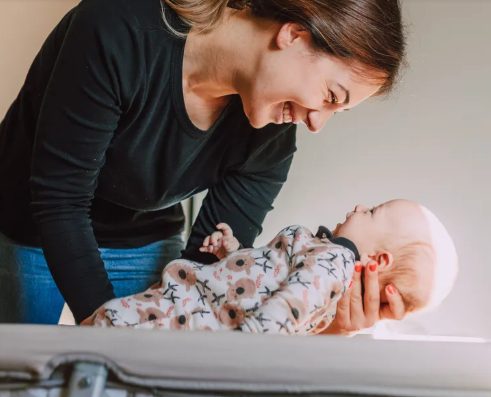 Pewnego dnia mama zamontowała monitor do pokoju swojego syna i przestraszyła się, gdy zobaczyła tam ruch — Historia dnia
