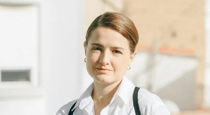 Każdego tygodnia starszy mężczyzna pisał list z domu opieki, aż w końcu dowiedziałem się, że adresat był częścią mojej własnej historii — historia dnia.