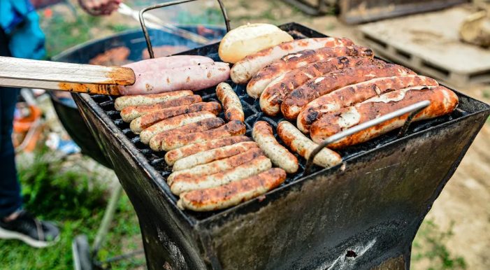 Moja córka powiedziała coś na naszym grillowaniu z okazji 4 lipca, co ujawniło sekret jej mamy.