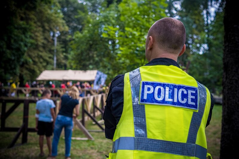 Rex, Czteronożny Bohater: Pies, Który Żył dla Nas...Niesamowicie ciekawa historia