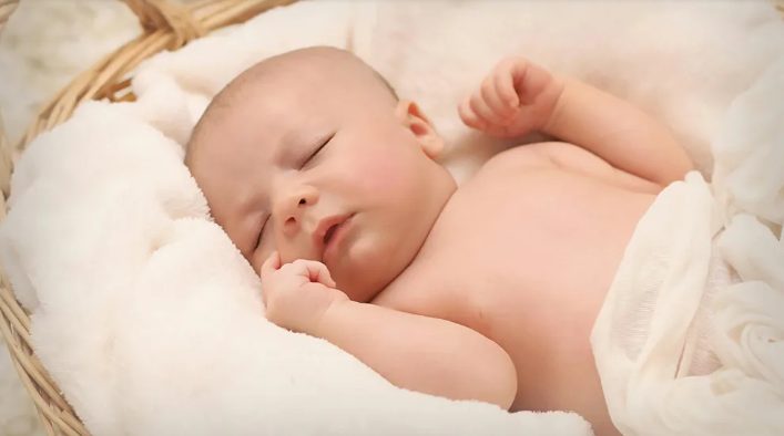 Przez 8 lat opiekowałam się sparaliżowanym mężem – kiedy w końcu znów zaczął chodzić, wręczył mi papiery rozwodowe.