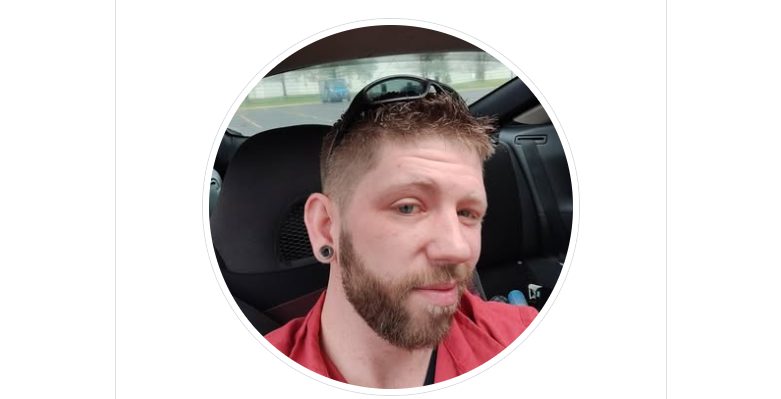Ojciec tragicznie ginie w wypadku po odwiedzinach nowo narodzonej córki w szpitalu.