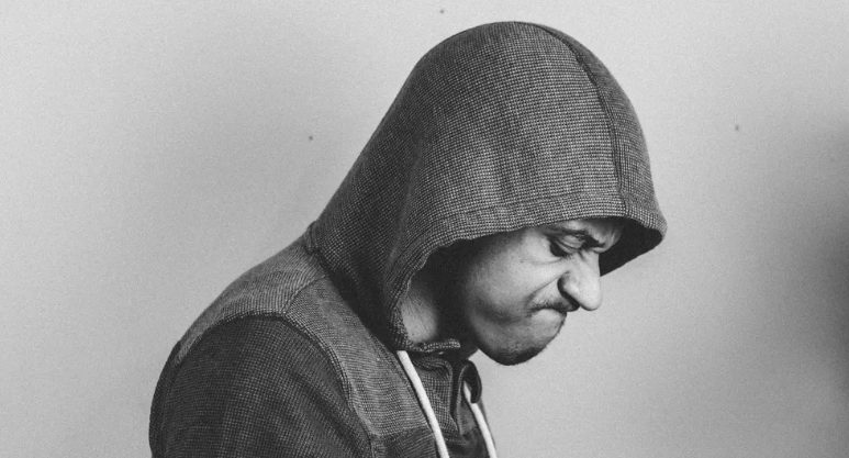 Moi sąsiedzi chcieli, żeby ich jacuzzi było wystawione na słońce, więc wycięli jabłoń moich dziadków, mającą 50 lat – i od razu tego pożałowali.