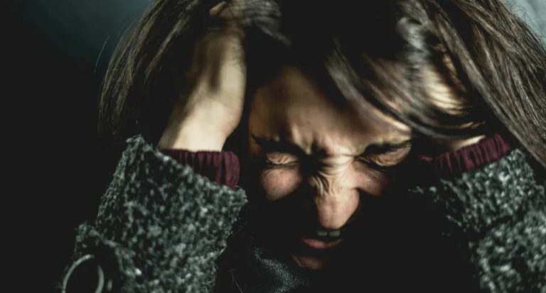 Moja szwagierka jadła jedzenie moich dzieci, cały dzień oglądała Netflix i kłamała na temat swojej ciąży – wykorzystałam jej kłamstwo, aby wyrzucić ją z mojego domu.