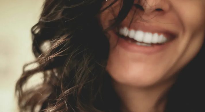 Mój mąż dał swojej mamie klucz do naszego domu – to, co zrobiła, gdy byłam w porodzie, sprawiło, że ją wyrzuciłam.
