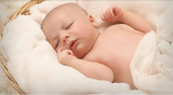 Mój mąż dał swojej mamie klucz do naszego domu – to, co zrobiła, gdy byłam w porodzie, sprawiło, że ją wyrzuciłam.
