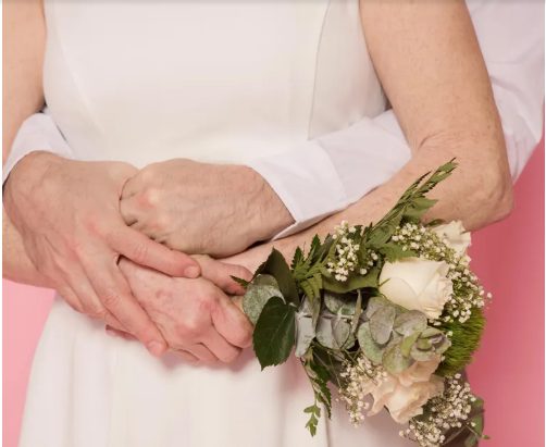 Moja Macocha Wyrzuciła Suknię Ślubną Zmarłej Matki, Którą Chciałam Założyć – Więc Mój Ojciec Postanowił Jej Dać Lekcję