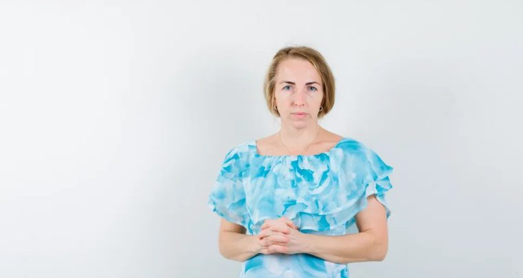 Moja dorosła pasierbica zostawiła śmieci wszędzie w moim domu i traktowała mnie jak służącą — więc dałam jej lekcję.