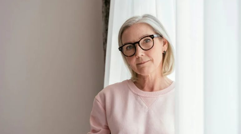 Moja żona zmusiła moją ciężarną córkę, żeby spała na materacu dmuchanym – nie miała pojęcia, że się o tym dowiem.