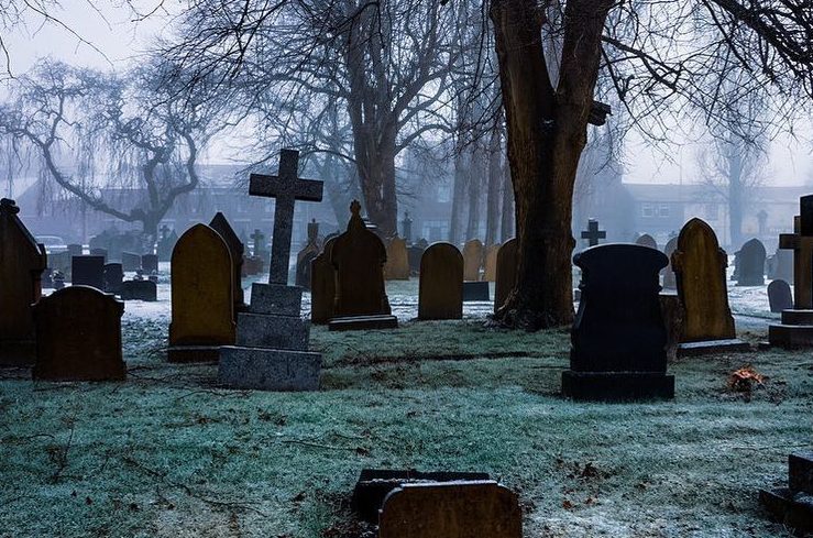 Nie odziedziczyłem niczego, podczas gdy moje siostry dostały wszystko – Na pogrzebie ktoś podał mi kartkę z współrzędnymi