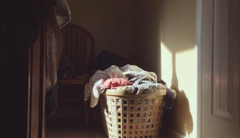 Mój mąż namówił mnie, żebym dwa razy została surogatką – Kiedy spłacił dług swojej matki, zostawił mnie