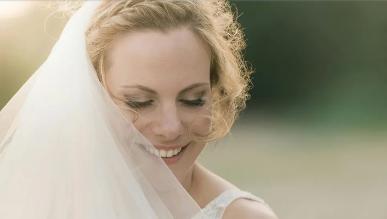Moja matka uszyła mi suknię ślubną zaledwie 3 dni przed swoją śmiercią – nie mogłem wybaczyć, co stało się z nią tuż przed ceremonią