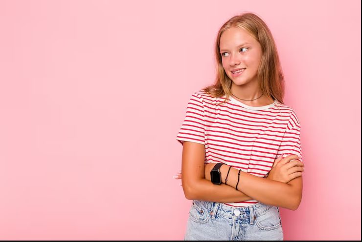 Moja 15-letnia córka zamknęła się w swoim pokoju po wizycie u babci – gdy siłą otworzyłam drzwi, zamarłam z przerażenia 😳