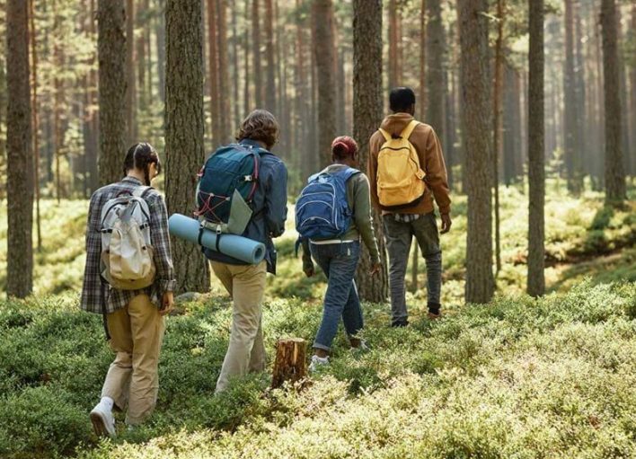 Moje dzieci zniknęły na dwa tygodnie – Pewnego dnia mój syn wrócił do domu, niosąc starą walizkę.